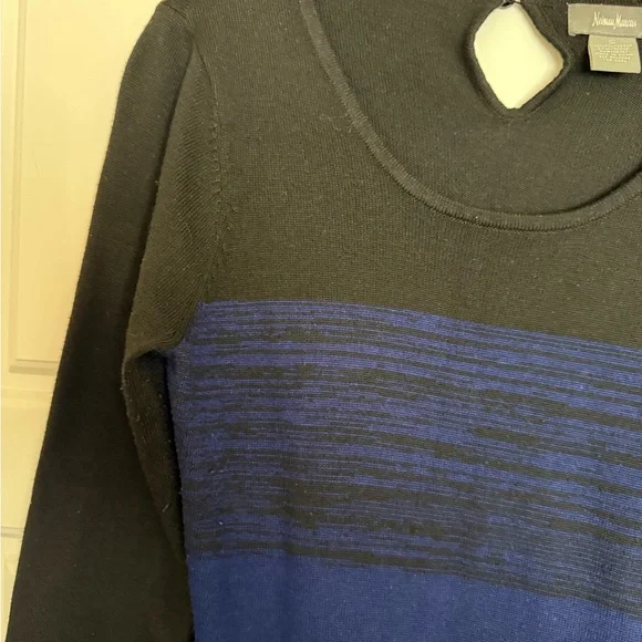 Neiman Marcus Black and Blue size small sweater dress - Picture 3 of 7